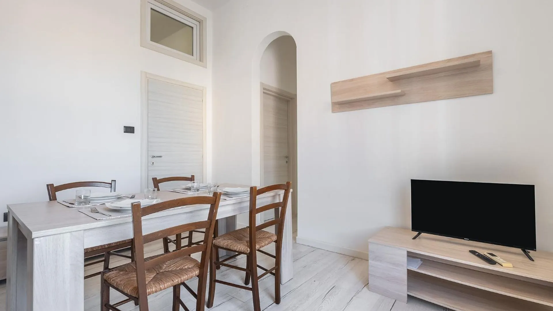 Port View Apartment Cagliari 0*,  Włochy